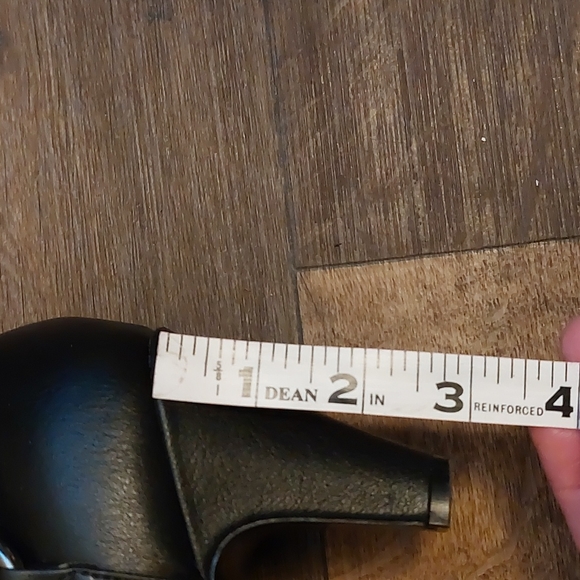 Naturalizer - Picture 2 of 7